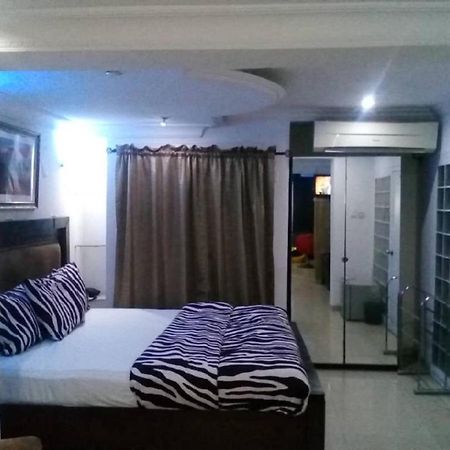 Theodawn Hotels @ Suite 29 Ikeja Exterior photo