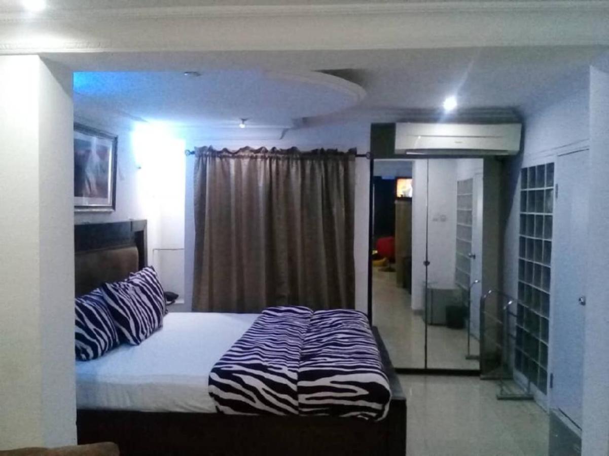 Theodawn Hotels @ Suite 29 Ikeja Exterior photo