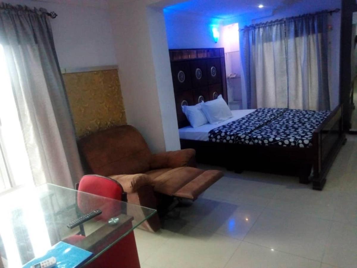 Theodawn Hotels @ Suite 29 Ikeja Exterior photo