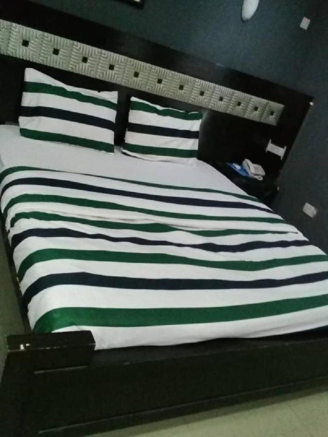 Theodawn Hotels @ Suite 29 Ikeja Exterior photo