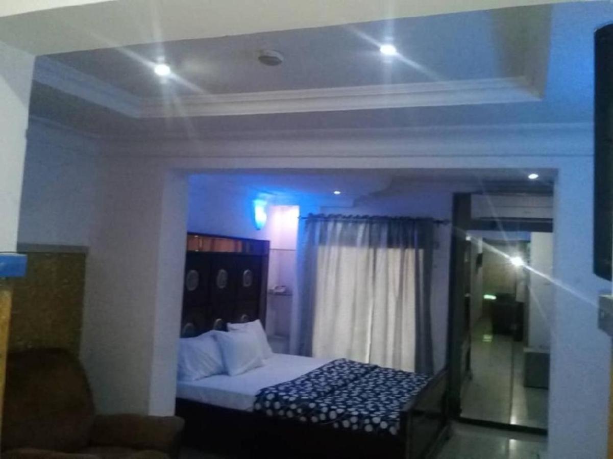 Theodawn Hotels @ Suite 29 Ikeja Exterior photo
