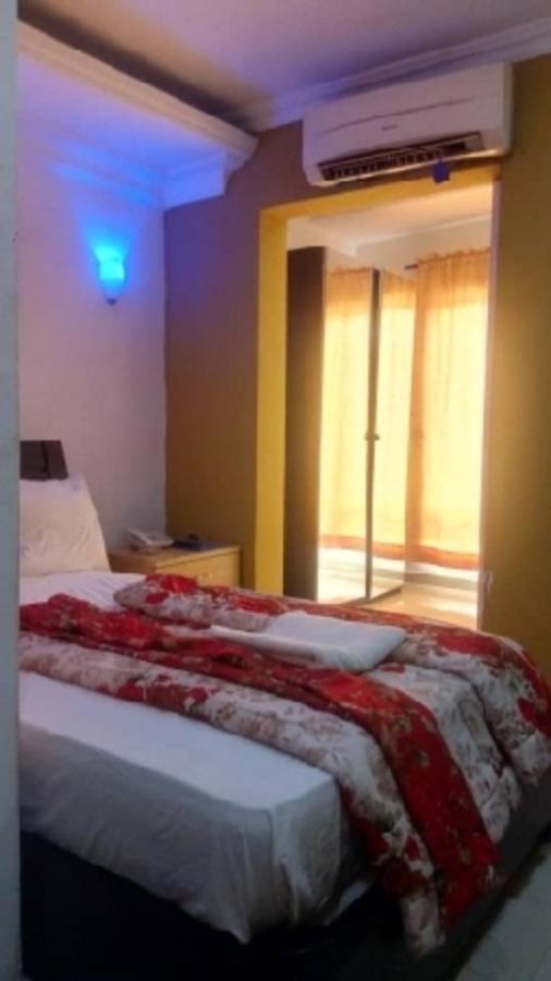 Theodawn Hotels @ Suite 29 Ikeja Exterior photo