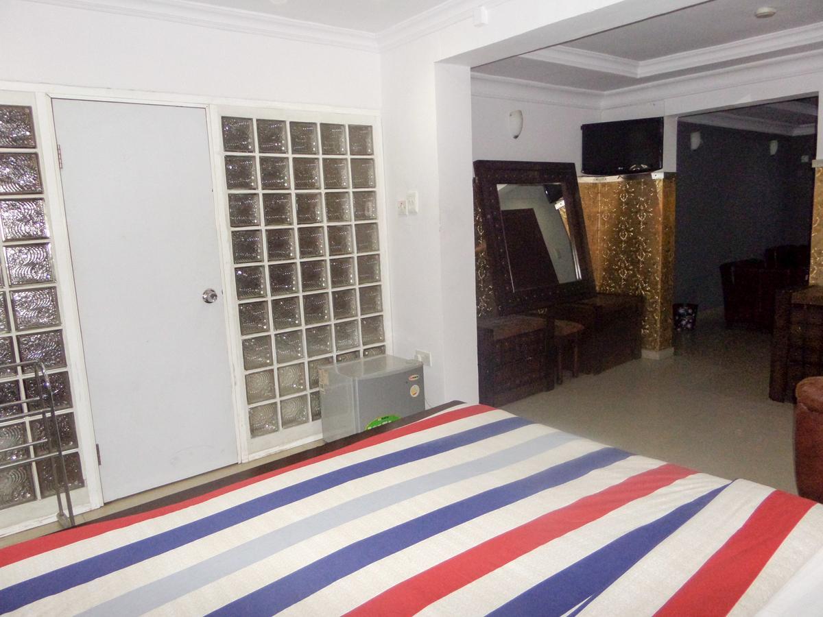 Theodawn Hotels @ Suite 29 Ikeja Exterior photo