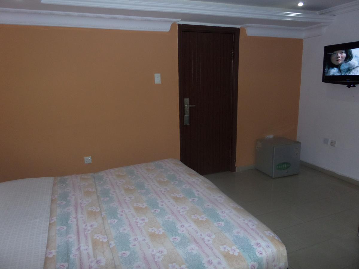 Theodawn Hotels @ Suite 29 Ikeja Exterior photo