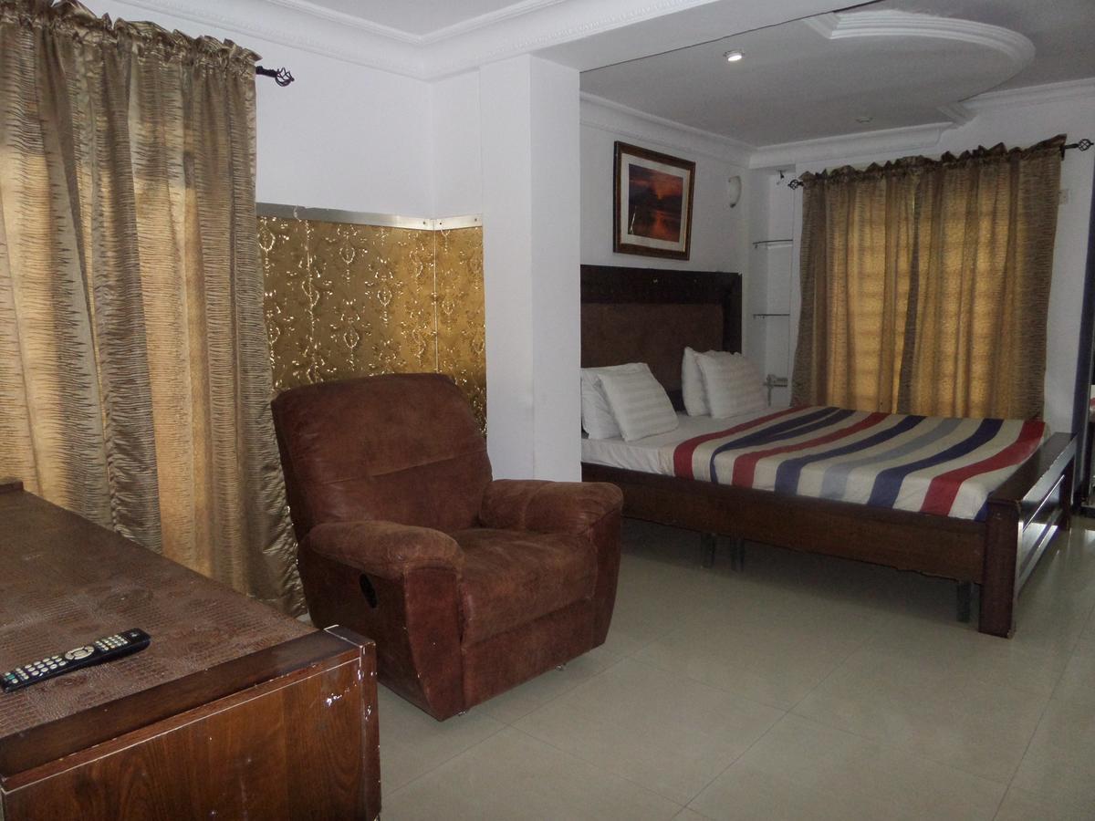Theodawn Hotels @ Suite 29 Ikeja Exterior photo