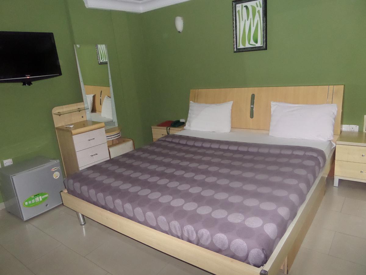 Theodawn Hotels @ Suite 29 Ikeja Exterior photo