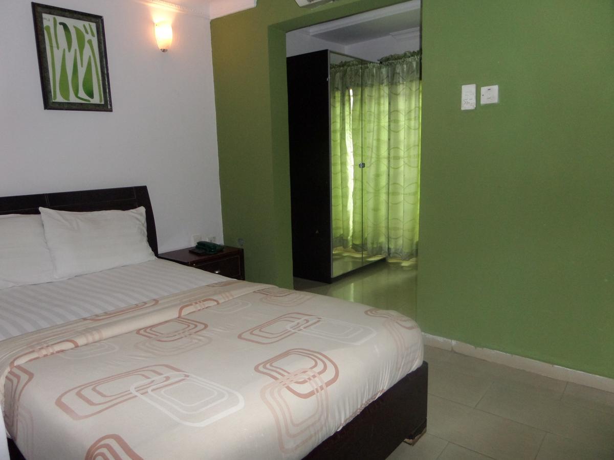 Theodawn Hotels @ Suite 29 Ikeja Exterior photo