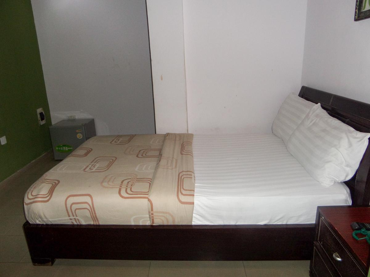 Theodawn Hotels @ Suite 29 Ikeja Exterior photo