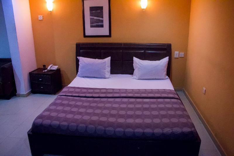 Theodawn Hotels @ Suite 29 Ikeja Exterior photo