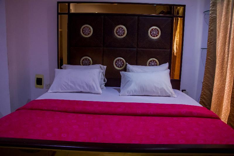 Theodawn Hotels @ Suite 29 Ikeja Exterior photo